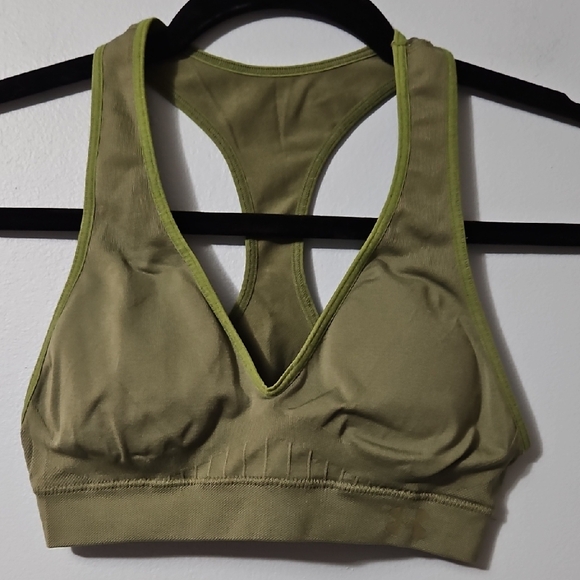 Under Armour Olive Green Pull Over Stretch Sports Bra W/ Removable Pads Size SMP - Picture 1 of 11